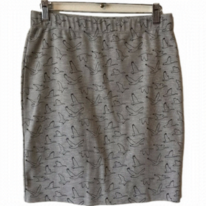 ESMARA skirt with birds.  Grey.  Size small.